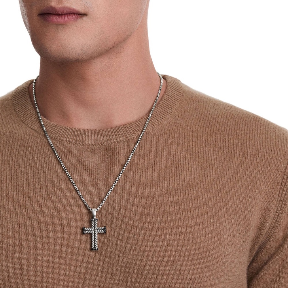 DAVID YURMAN CHEVRON CROSS PENDANT IN STERLING SILVER WITH PAVÉ BLACK DIAMONDS - Picture 2 of 4